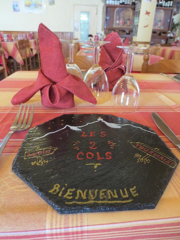 Hotel Les Deux Cols Sainte-Marie-de-Campan Oda fotoğraf