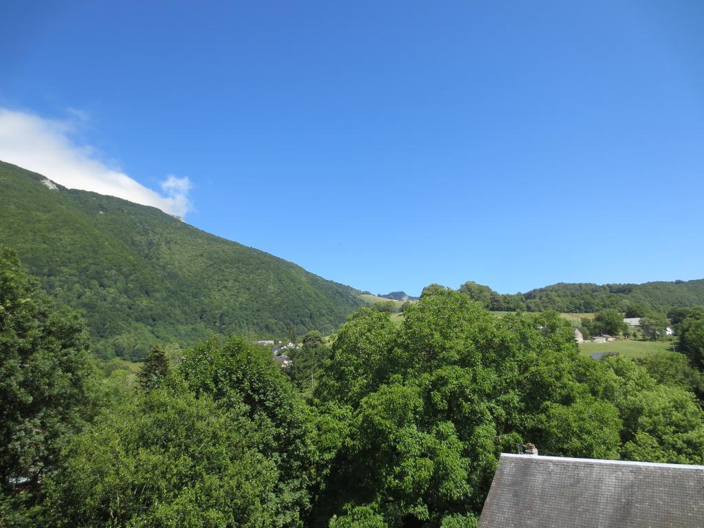Hotel Les Deux Cols Sainte-Marie-de-Campan Oda fotoğraf
