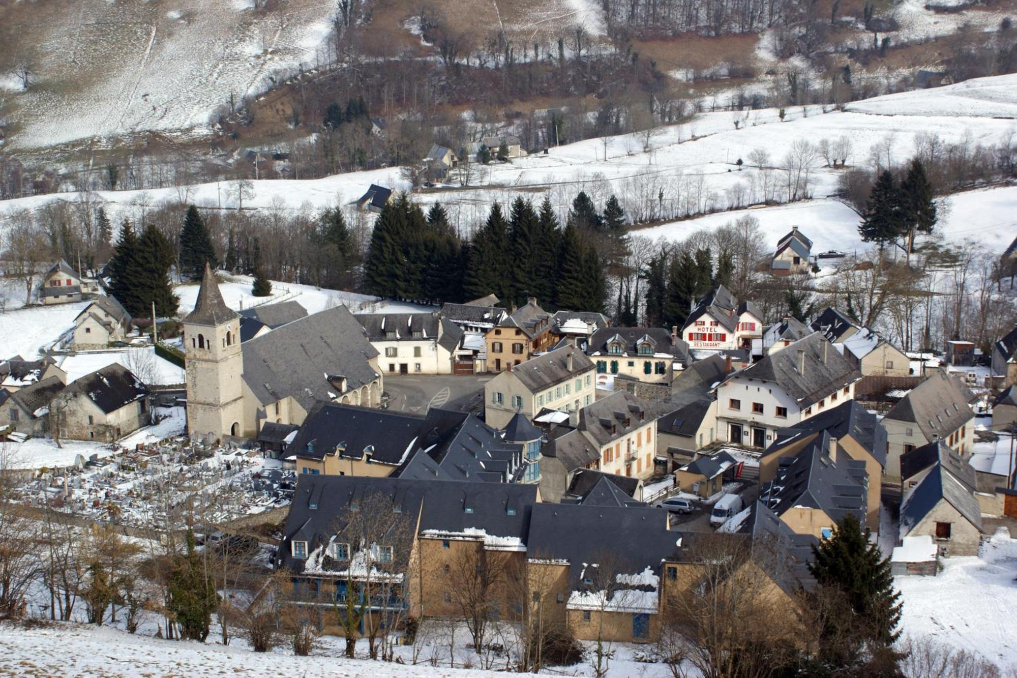 Hotel Les Deux Cols Sainte-Marie-de-Campan Dış mekan fotoğraf